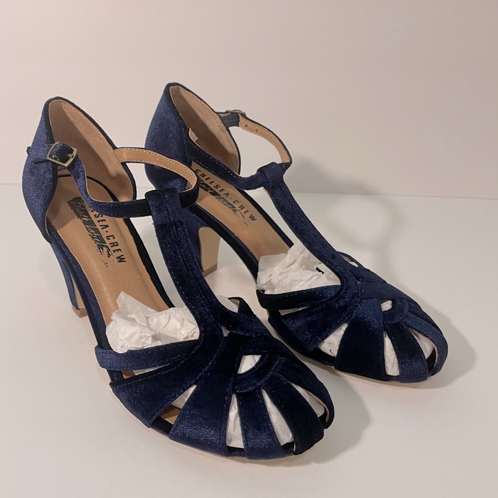 Navy Blue Velvet Chelsea Crew Sergei Pumps
